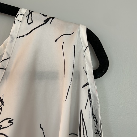 Cold shoulder top - Picture 3 of 5